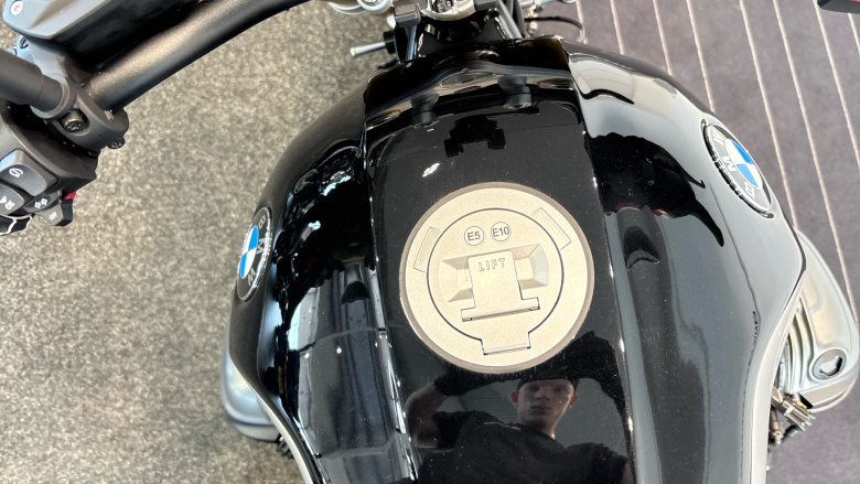 24MY BMW R12 Ninet